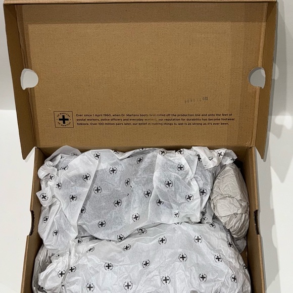 Dr. Martens Bethan polished smooth leather platform shoes size 7 - Picture 7 of 8